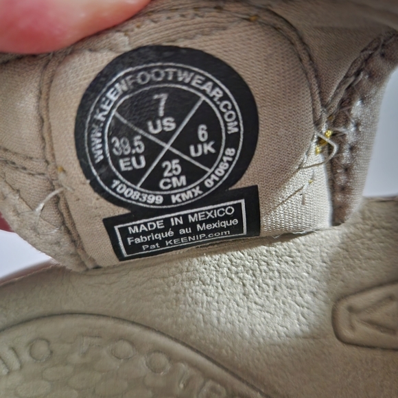 KEEN Newport H2 Sandals in Green Yellow - Picture 9 of 11